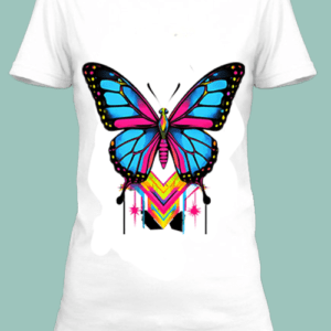 Un t-shirt saisissant avec un papillon stylisé aux ailes bleu