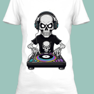 T-shirt blanc avec un squelette DJ aux platines.