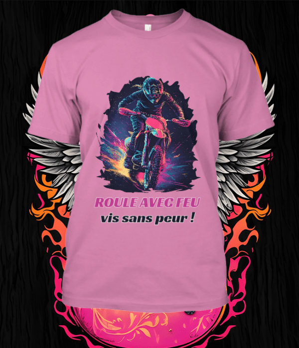 Un motard enflammé, symbole de liberté et d'aventure. Parfait pour les passionnés de moto et de vitesse.